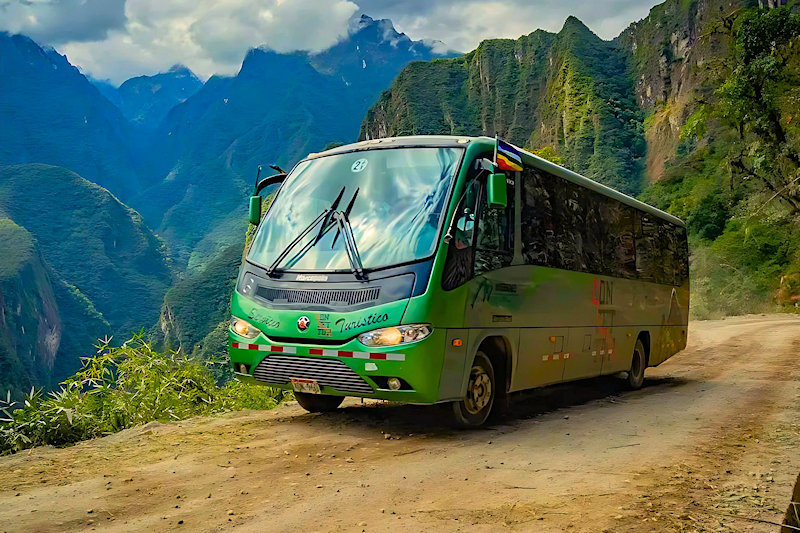 Bus Aguas Calientes ⇧ Machu Picchu